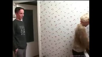 Fete bune porno femeie de 55 de ani face sex