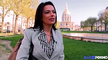 Nemtoaica cosmina face sex in draci cu un roman pervers