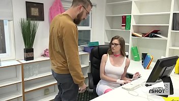 Videoclip porn cu femei grase se face sex cu sluga ei pe masa