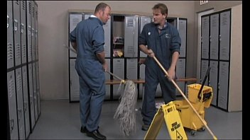 Barbati de la curatenie fut 3 pizde dive