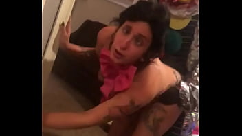 In orice moment al zilei aceasta pizda vrea sa se futa cu fracsu