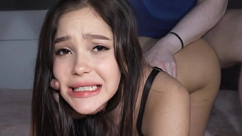 Timida si foarte buna de pula este aceasta printesa creola si foarte inocenta